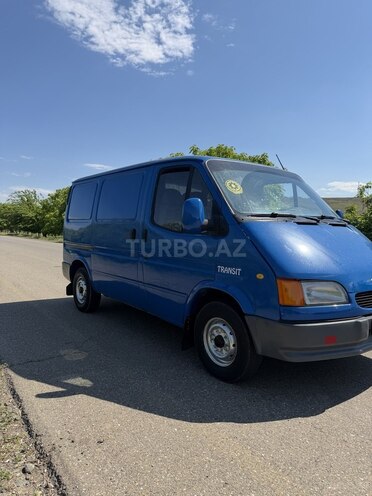 Ford Transit-5