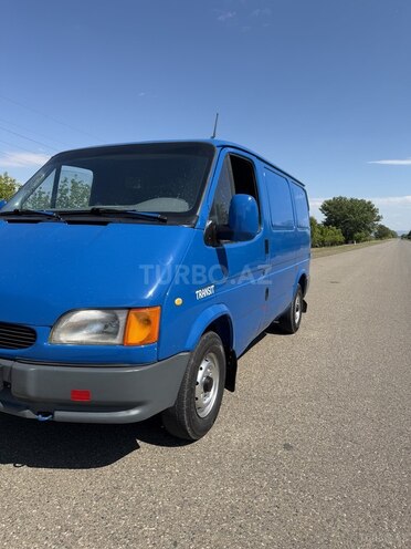 Ford Transit-4