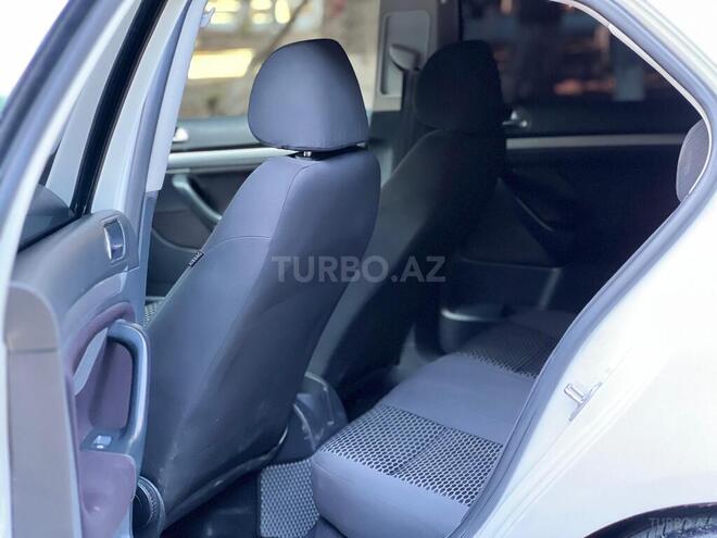Volkswagen Jetta-16