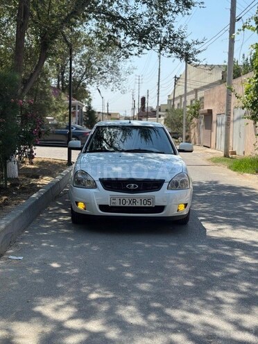 LADA (VAZ) Priora-1