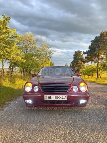 Mercedes E 240-1