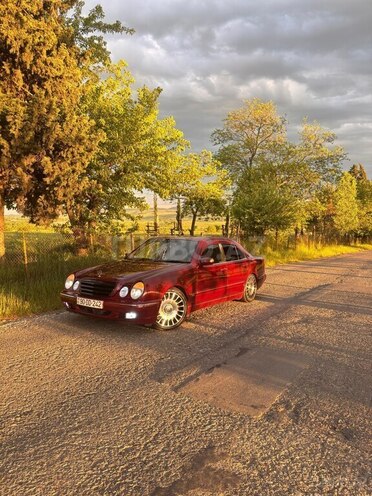 Mercedes E 240-7