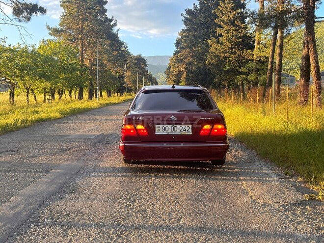 Mercedes E 240-9