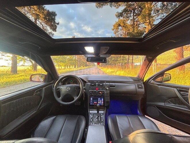 Mercedes E 240-15