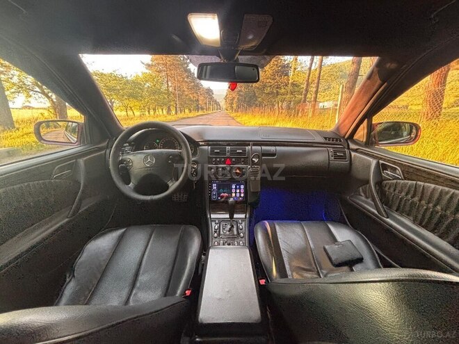 Mercedes E 240-14