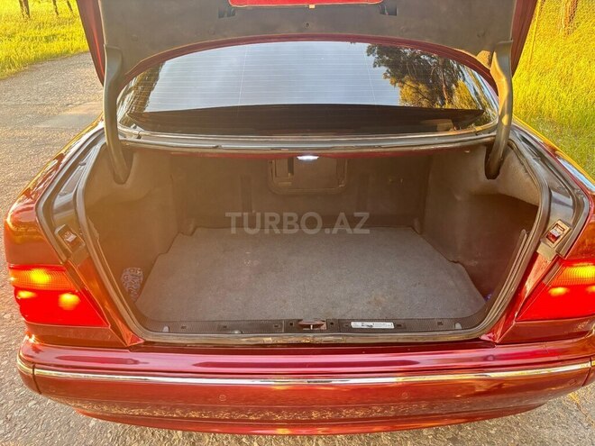 Mercedes E 240-16