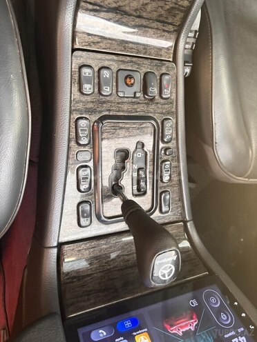 Mercedes E 240-18