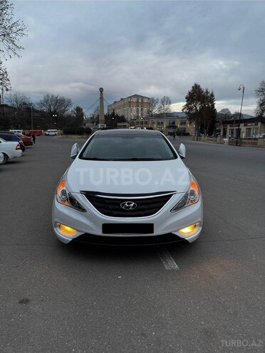 Hyundai Sonata-1