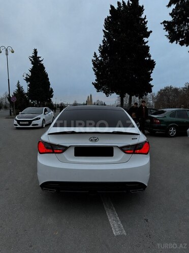 Hyundai Sonata-2