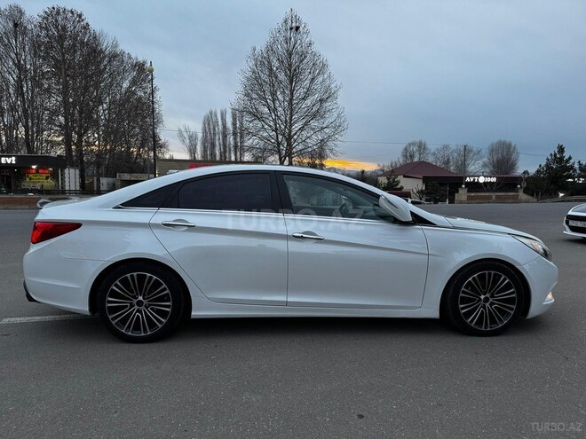 Hyundai Sonata-4