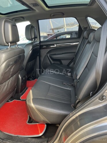 Kia Sorento-8