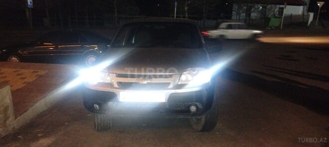 Chevrolet Niva-9