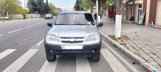Chevrolet Niva-1