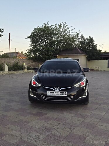 Hyundai Elantra-1