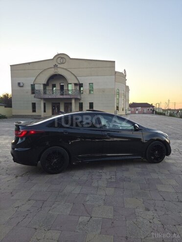 Hyundai Elantra-5