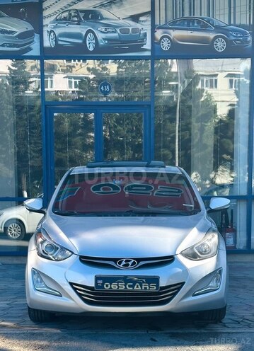 Hyundai Elantra-1