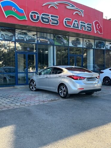 Hyundai Elantra-14