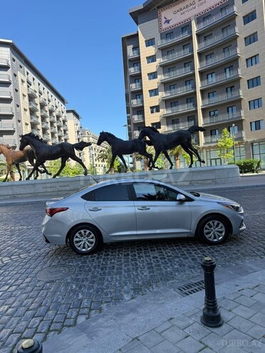 Hyundai Accent-5
