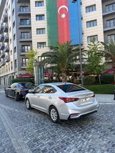 Hyundai Accent-3