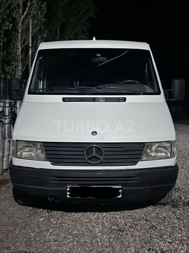 Mercedes Sprinter 208-1