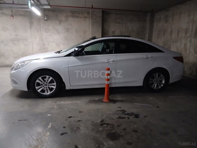 Hyundai Sonata-4
