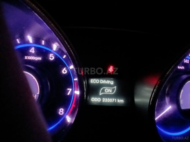 Hyundai Sonata-8
