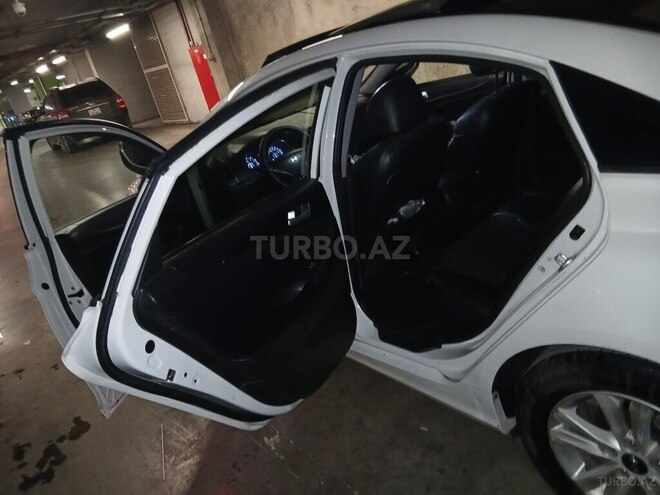 Hyundai Sonata-12