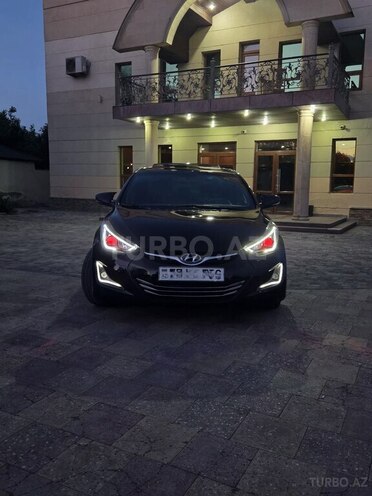 Hyundai Elantra-16