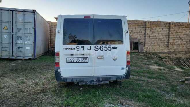 Ford Transit-6