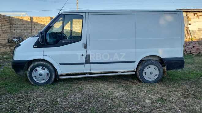 Ford Transit-4