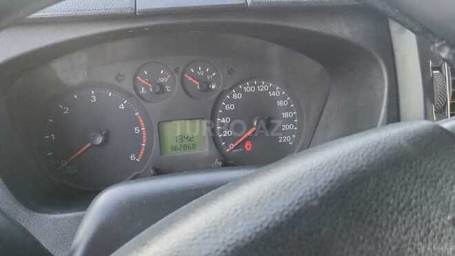 Ford Transit-8