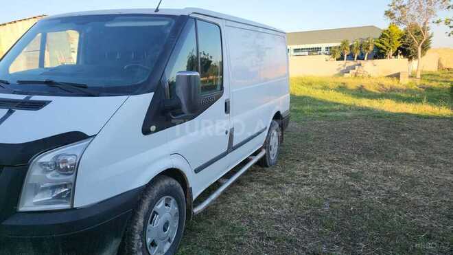 Ford Transit-3