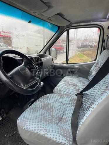 Ford Transit-11