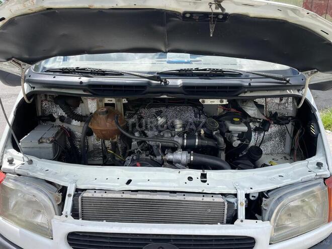 Ford Transit-8