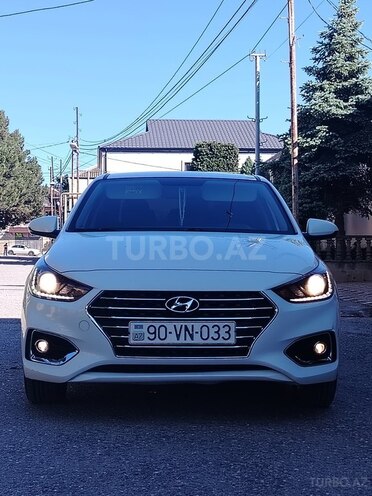 Hyundai Accent-2