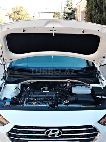 Hyundai Accent-17