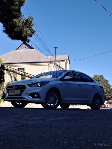 Hyundai Accent-9