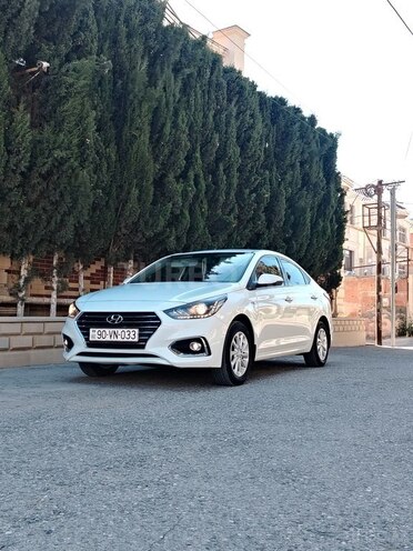 Hyundai Accent-7