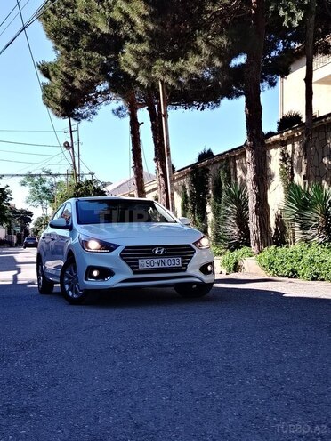 Hyundai Accent-5