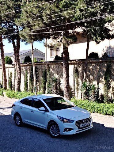 Hyundai Accent-4