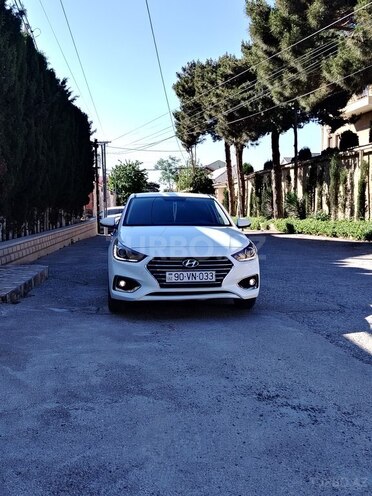 Hyundai Accent-15
