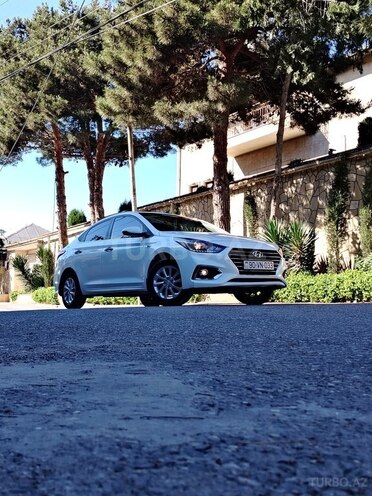 Hyundai Accent-3