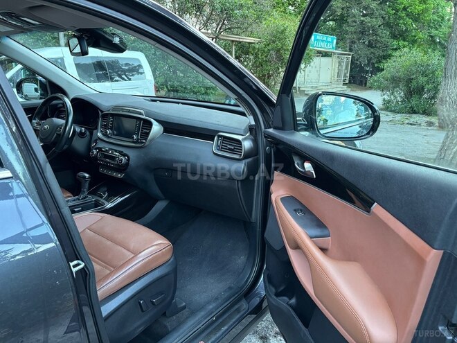 Kia Sorento-12