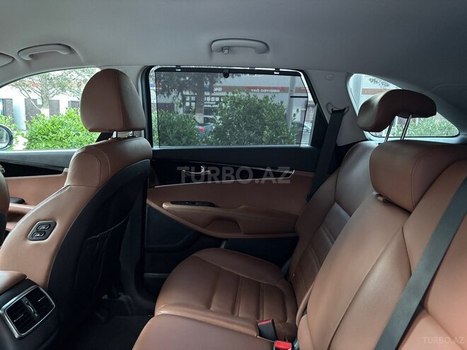 Kia Sorento-8