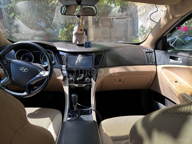Hyundai Sonata-4