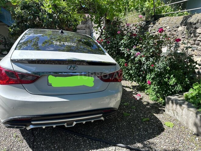 Hyundai Sonata-5