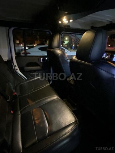 Jeep Wrangler-10