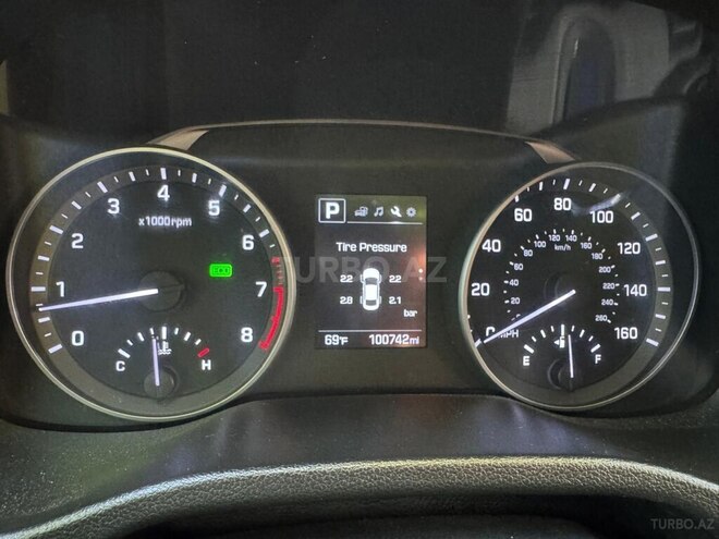 Hyundai Elantra-9