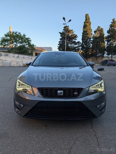 SEAT Leon-1