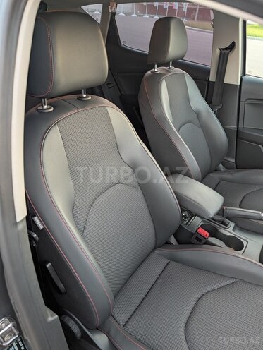 SEAT Leon-13